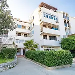 Apartment Kry Kry